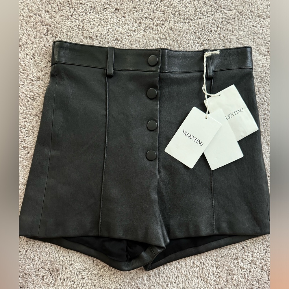 VALENTINO LEATHER SHORTS size 40 NWT